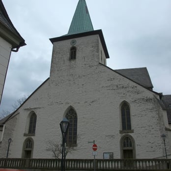 St. Laurentius - Westseite mit heutigen Eingängen - Religious Organizations Near Me - Arnsberg, NW