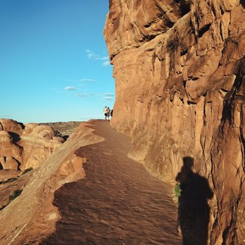 Arches National Park - The last bits of the trail to the Delicate Arch - Parks Near Me Arches National Park - The last bits of the trail to the Delicate Arch - Parks Near Me