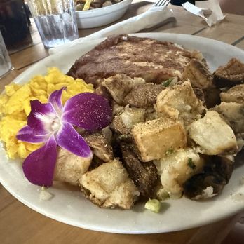 Cinnamon's Restaurant - Corned beef hash, home friend potato's scrambled eggs. - Pancakes Near Me - Kailua, Hawaii Cinnamon's Restaurant - Corned beef hash, home friend potato's scrambled eggs. - Pancakes Near Me - Kailua, Hawaii
