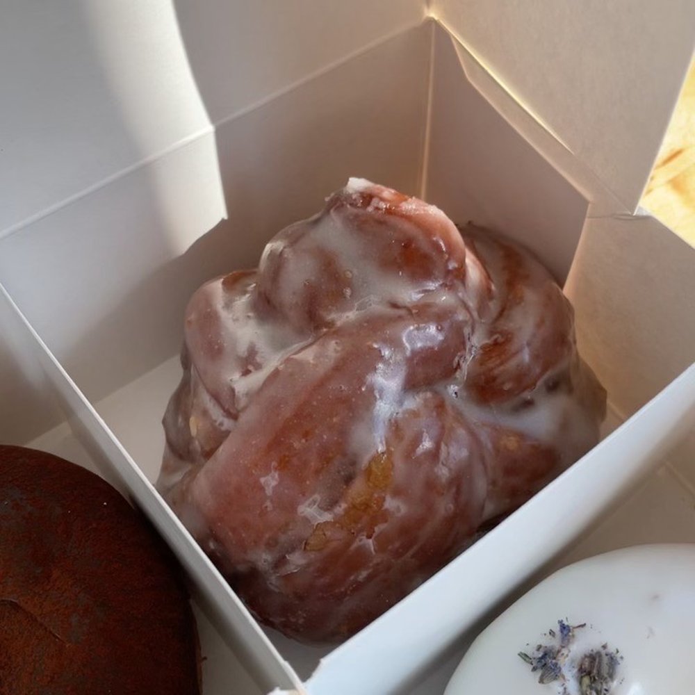 Beacon Doughnuts - Coffee cake - Donuts Near Me - Chicago, Illinois
