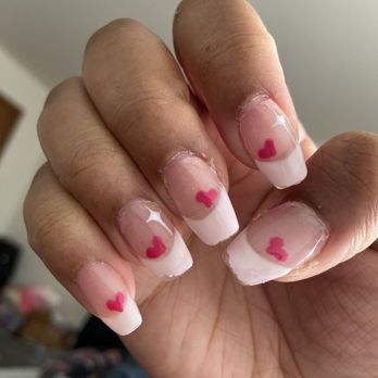 Bloomfield Nails Hall Rd - chipping after a week on my right hand smh - Nail Technicians Near Me - shelby two, Michigan