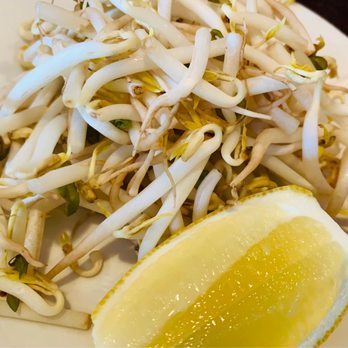 Blue Elephant - Pad Thai eat originally with Bean sprout and lemon. - Thai Near Me - Bakersfield, California