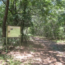 Hidden River Resort - Entrance to hiking trails
