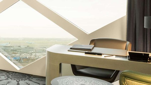 Hilton Amsterdam Airport Schiphol by null