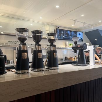 Mudhouse Coffee Alexandria - Coffee Roasteries Near Me - Alexandria, Virginia