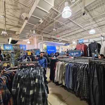Columbia Factory Store - Sports Wear Near Me - Oxon Hill, Maryland Columbia Factory Store - Sports Wear Near Me - Oxon Hill, Maryland