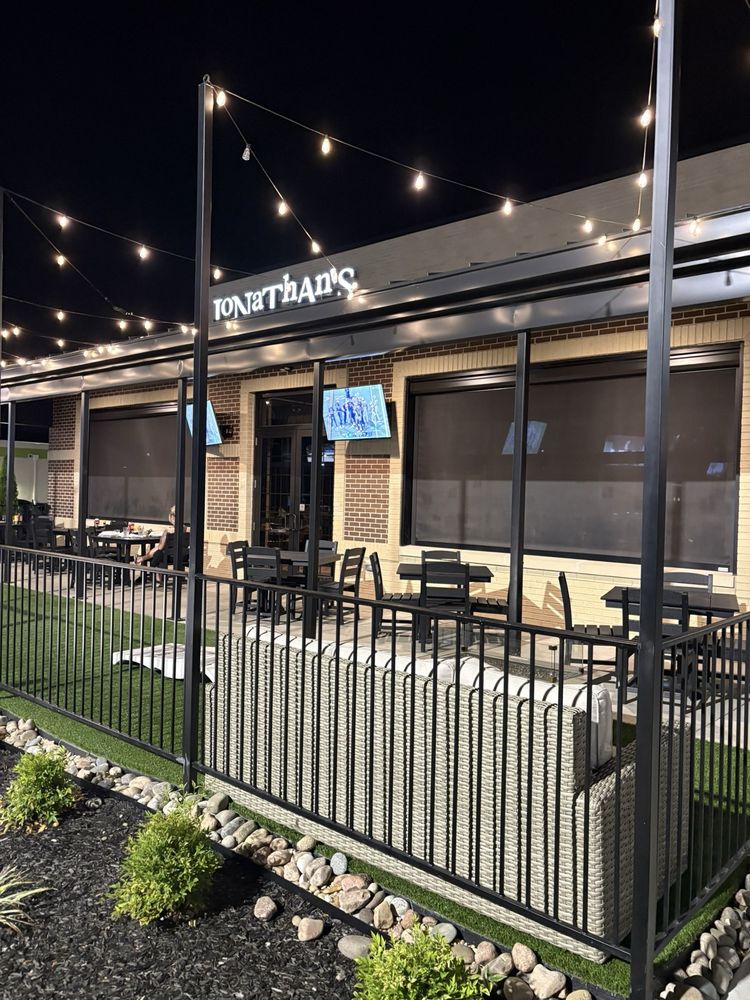 Social spots from Jonathan’s Grille