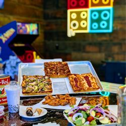 Squared Pizza - Couple of thick slices wings and bobba!!