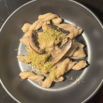 VINIA Wine & Kitchen - Pasta con Funghi Porcini et Erbe Aromatiche - Wine Bars Near Me - Winter Park, Florida VINIA Wine & Kitchen - Pasta con Funghi Porcini et Erbe Aromatiche - Wine Bars Near Me - Winter Park, Florida