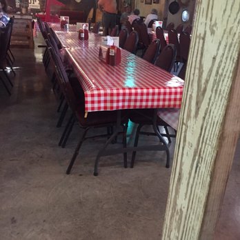 Bare Bones BBQ - Big tables for large groups. - Barbeque Near Me - Gatesville, Texas