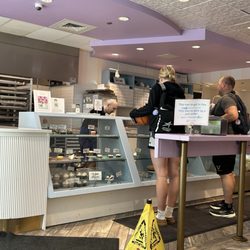 Sweet Mandy B's - Ordering at counter- wonderfully, lovely staff, very helpful.
