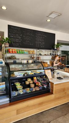 LuckyBolt Kitchen + Bakery by null