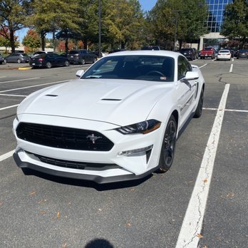 Ted Britt Chantilly Ford - Car Dealers Near Me - Chantilly, Virginia