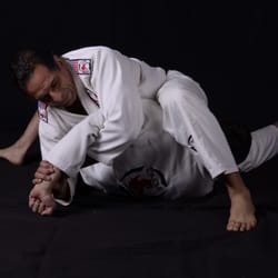 Caique Jiu-Jitsu - Caique Jiu Jitsu submission lessons