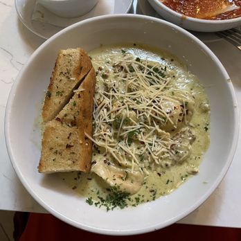 Juliet Italian Kitchen - Garlic & Ricotta Ravioli.  Definitely in the A range. Do recommend. - Italian Near Me - Austin, Texas