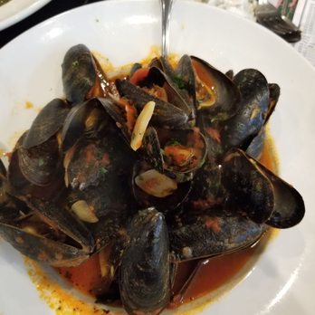Randazzo's Clam Bar - Seafood Near Me - Brooklyn, New York