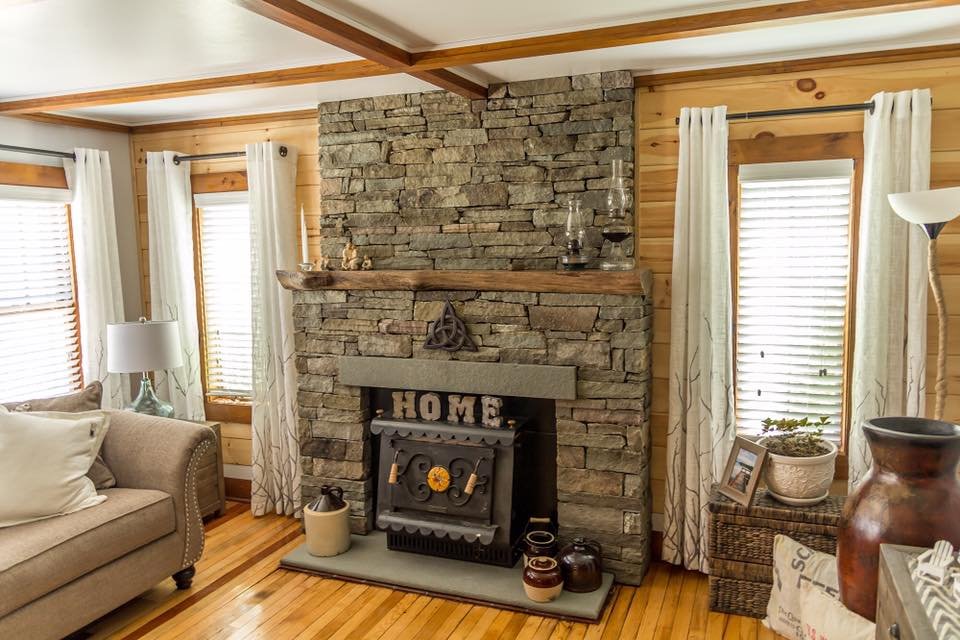 JOHNSTON& RHODES BLUESTONE Updated September 2024 1 Bridge St, East