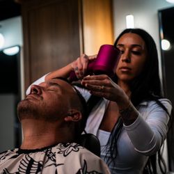 Throne Traditional Barbershop