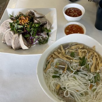 Vit Dong Que - Bamboo duck soup with side salad - Vietnamese Near Me - San Jose, California Vit Dong Que - Bamboo duck soup with side salad - Vietnamese Near Me - San Jose, California