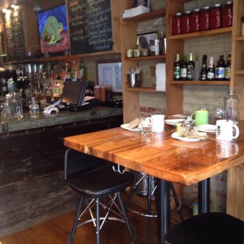Barque Smokehouse - Lovely bar - Barbeque Near Me - Toronto, Ontario