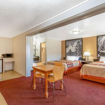 Super 8 - Guest room - Hotels Near Me - Evanston, Wyoming Super 8 - Guest room - Hotels Near Me - Evanston, Wyoming
