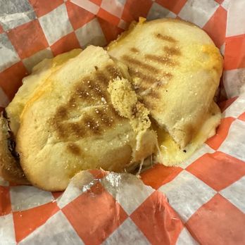 Fair Oaks Farms - Deluxe grilled cheese - Attraction Farms Near Me - Fair Oaks, Indiana