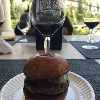 Piazza Del Dotto - Snake River Farms American Wagyu Beef Piccoburger with Black Truffle - Wineries Near Me - Napa, California Piazza Del Dotto - Snake River Farms American Wagyu Beef Piccoburger with Black Truffle - Wineries Near Me - Napa, California
