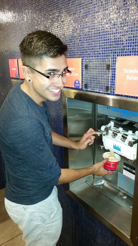 FLYING COW FROZEN YOGURT CLOSED 19 Photos & 24 Reviews Ice Cream & Frozen Yogurt 230 N