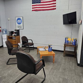 Warren Tire Service Center - Waiting area - Tires Near Me - Schenectady, New York Warren Tire Service Center - Waiting area - Tires Near Me - Schenectady, New York