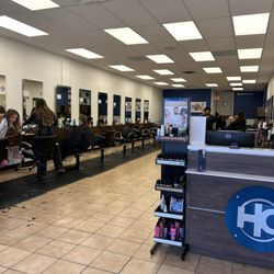 Hair Cuttery - Inside
