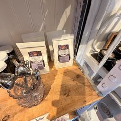 Pine Creek Canyon Lavender Farm - Earl grey with lavender - heck yes! I can't wait to try!