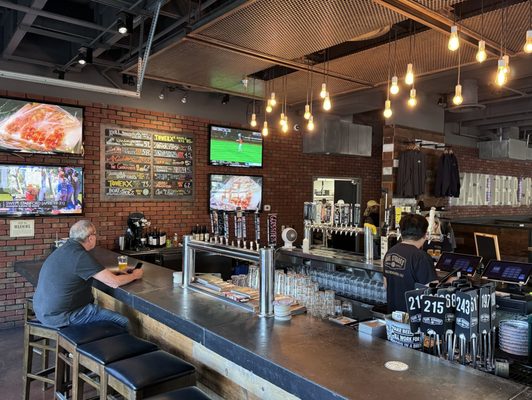Karl Strauss Brewing Company by null