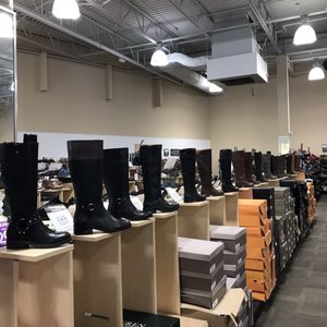 vans store woodfield