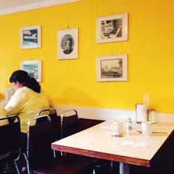Hasty Tasty Diner - Back room with more seating, 4 tables for 4-5 people.