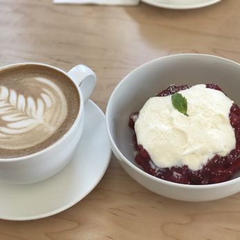 Zion Coffee Bar - 12oz Mocha & Strawberry Shortcake - Coffee & Tea Near Me - Peoria, Illinois