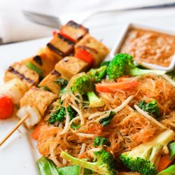 Ve Station Kitchen  - Mung Bean Pad Thai: Mung Bean Noodle, Kale, Broccoli, Scallion, Bean Sprout, Snow pea, Grilled tofu topped with peanut sauce.