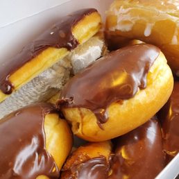 Half a dozen doughnuts. Half a dozen doughnuts.