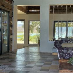 Alfonsina's - Entry area