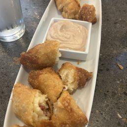 Mac and Cheese Egg Rolls