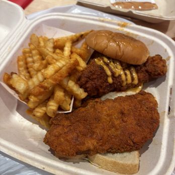 Dave's Hot Chicken - Dave's #3 1 Tender & 1 Slider w/ Fries - Chicken Shop Near Me - Milford, Connecticut