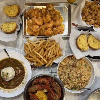 Crawfish Cafe - Seafood Near Me - Pearland, Texas