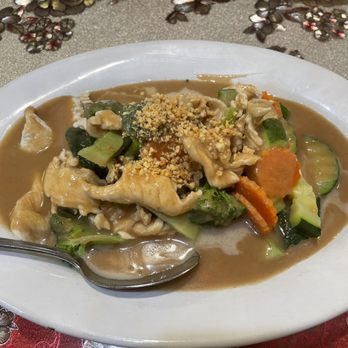 Thai house  - L-24. Pra-Ram (Peanut Sauce) - Thai Near Me - Eureka Springs, Arkansas