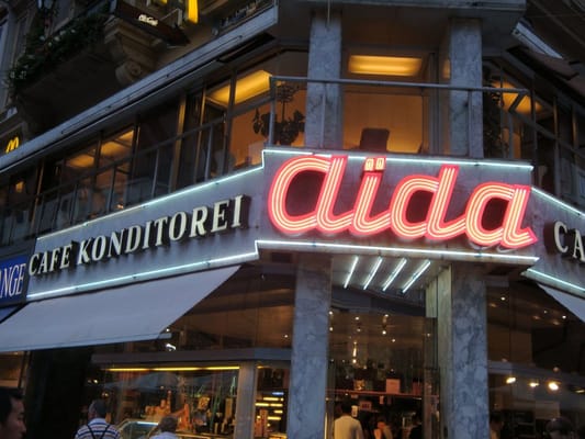 AIDA - Café-Konditorei by null