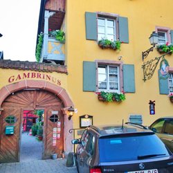 Caveau Gambrinus - Gambrinus Restaurant und Hotel von außen