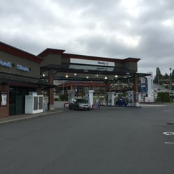 Sumas Husky - Front of gas station~