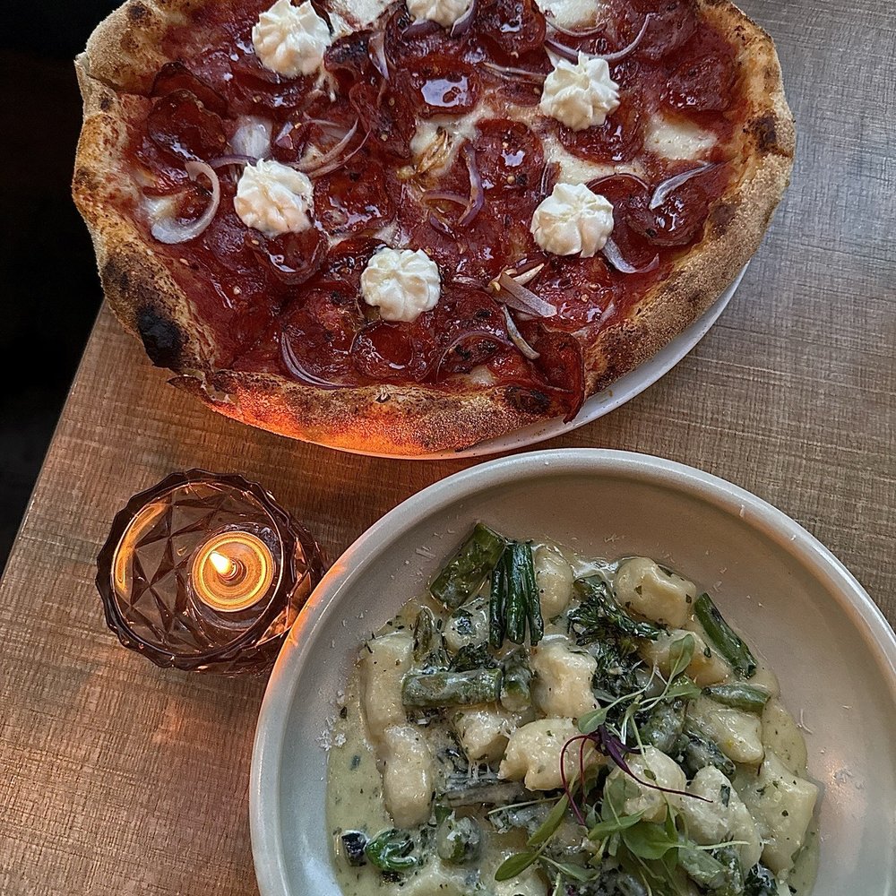Calabrese pizza & gnocchi pesto