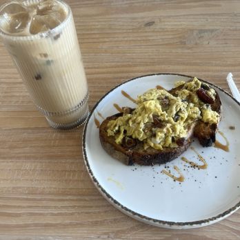 Sipp Coffee House - Persian Toast and iced honey cardamom latte - Coffee & Tea Near Me - Los Angeles, California Sipp Coffee House - Persian Toast and iced honey cardamom latte - Coffee & Tea Near Me - Los Angeles, California