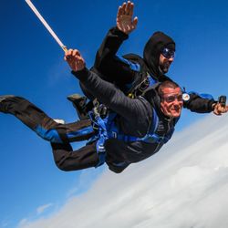 Parachutisme 71 - Saut en parachute tandem avec parachutisme 71 en Bourgogne