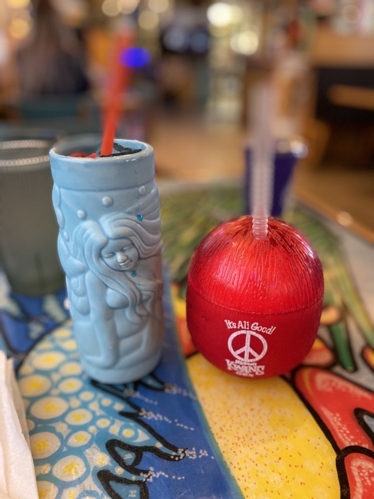 Mama Kwan's Tiki Bar & Grill