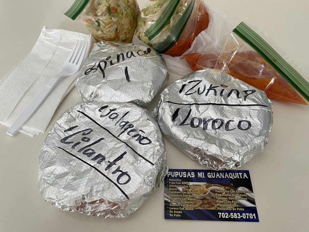 Pupusas Mi Guanaquita Logo
